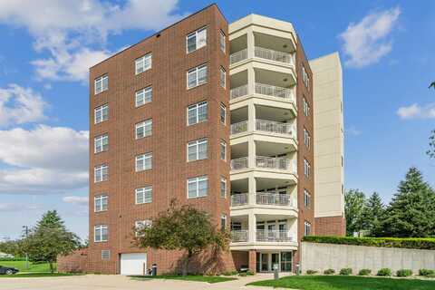 1326 Maxhelen Boulevard, Waterloo, IA 50701