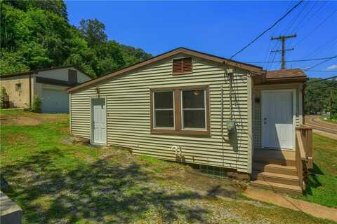 51 McGovern Blvd, Crescent, PA 15046