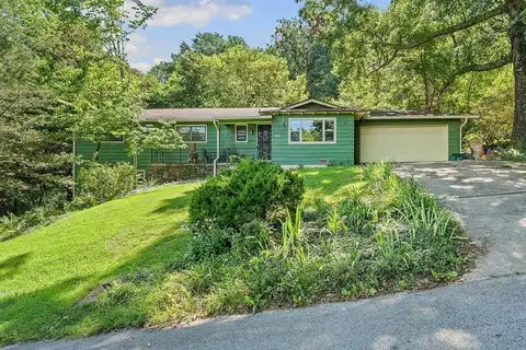 1982 Greenview DR, Fayetteville, AR 72701