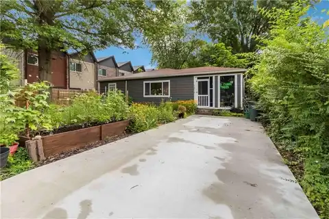 1412 S West AVE, Fayetteville, AR 72701