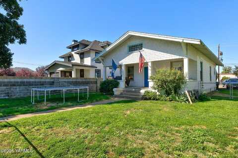 312 S 10th Ave, Yakima, WA 98902