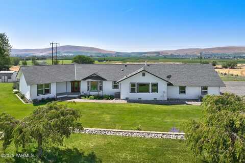 505 Faucher Rd, Moxee, WA 98936