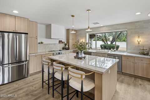 7001 E Thunderbird Road, Scottsdale, AZ 85254