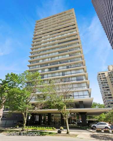 320 W. Oakdale Avenue, Chicago, IL 60657