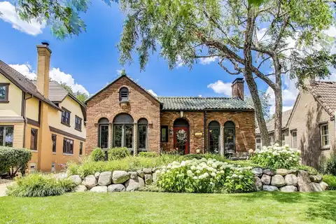 210 BERRY Parkway, Park Ridge, IL 60068