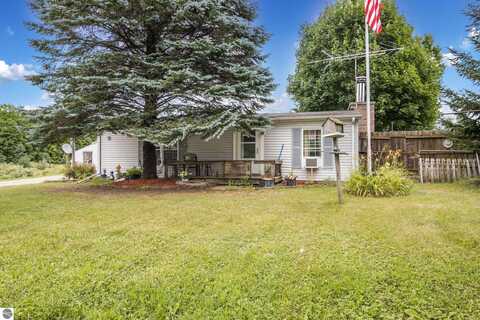 8645 S RAHE ROAD, KINGSLEY, MI 49648