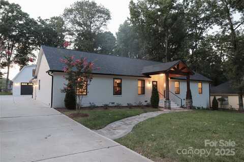 1118 Crestbrook Drive, Charlotte, NC 28211