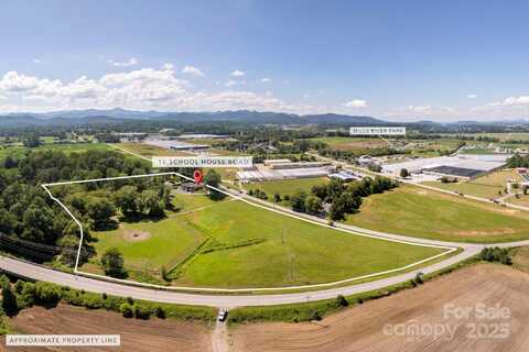 16 School House Road, Mills River, NC 28759