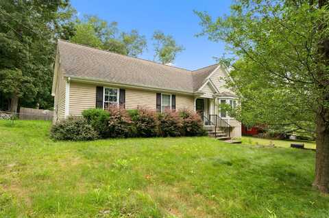 85 Mohegan Park Road, Norwich, CT 06360