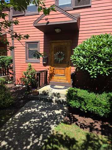 40 Courtland Drive, Groton, CT 06340