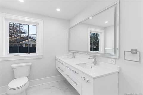 40 Poe Court, Fairfield, CT 06825