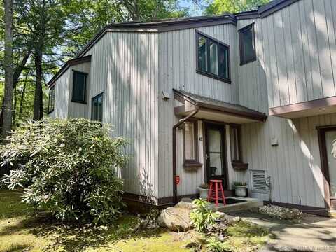 4 Earls Court, Farmington, CT 06032