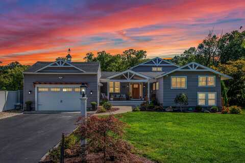 8 Mackenzie Circle, Newtown, CT 06482