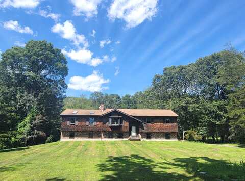 34 Hyde Park Road, Franklin, CT 06254