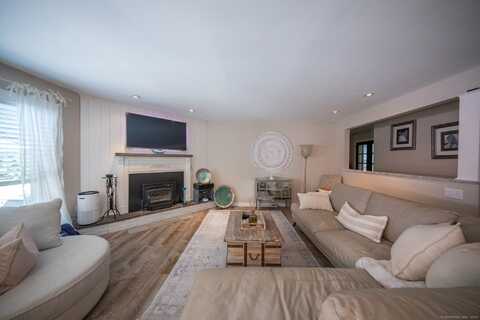 12 Josan Drive, Waterford, CT 06385