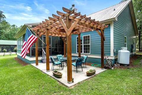 30 Lakepoint Dr, Fort Gaines, GA 39851