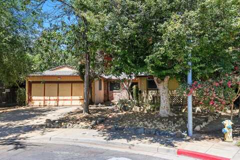 2214 Fordham Avenue, Clovis, CA 93611