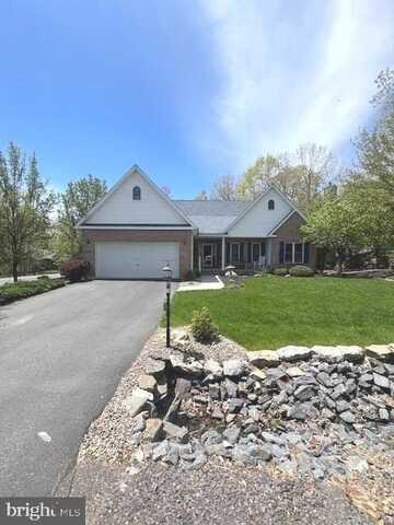 1 PINEWOOD CIRCLE, HAZLETON, PA 18202