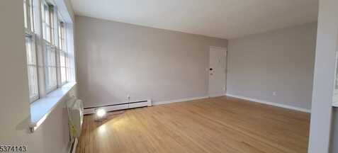 138 Roseland Ave, Caldwell, NJ 07006
