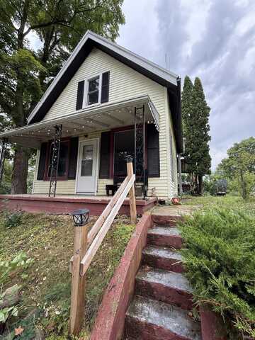 204 S Graceland Avenue, Claypool, IN 46510