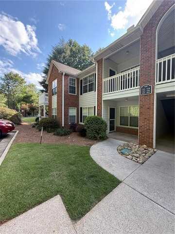 123 Streamside Drive, Roswell, GA 30076