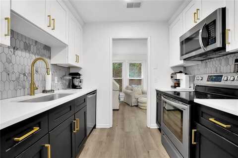 3113 Lake Pointe Circle, Roswell, GA 30075