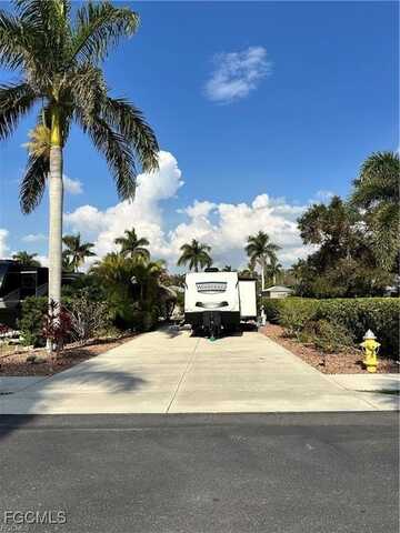 10327 Prairie Iris Trail, Fort Myers, FL 33905