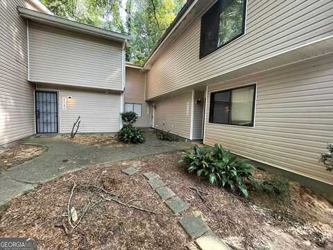 8588 Creekwood Way, Jonesboro, GA 30238