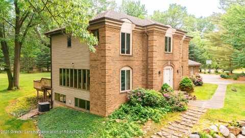 1160 Fox Chase, Okemos, MI 48864
