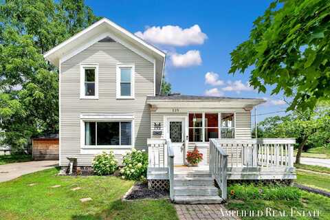 225 S Jefferson Street, Lowell, MI 49331