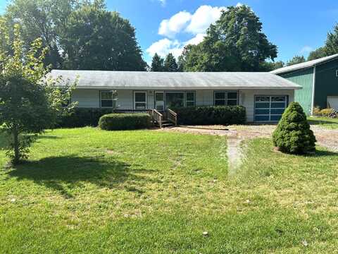 6244 Indian Trail, Three Oaks, MI 49128