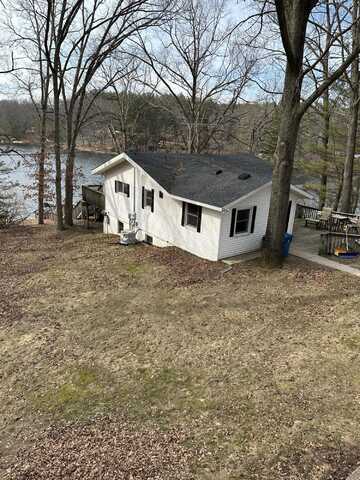 5416 Laura Drive, Shelbyville, MI 49344