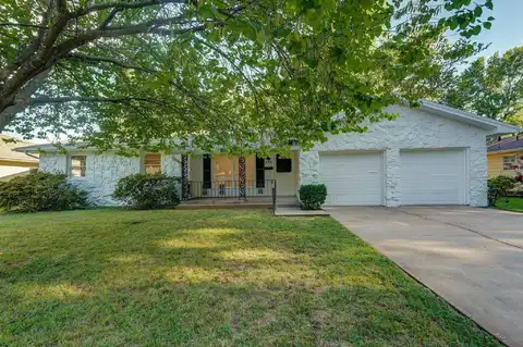 1156 E Greenwood Street, Springfield, MO 65807