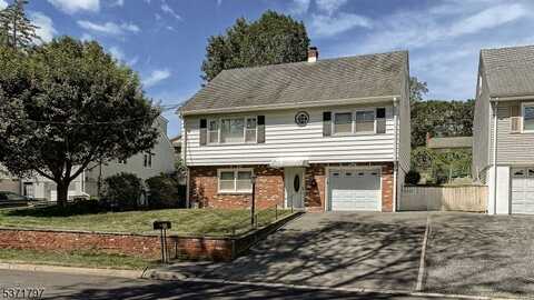 41 Brookdale Rd, Wayne, NJ 07470