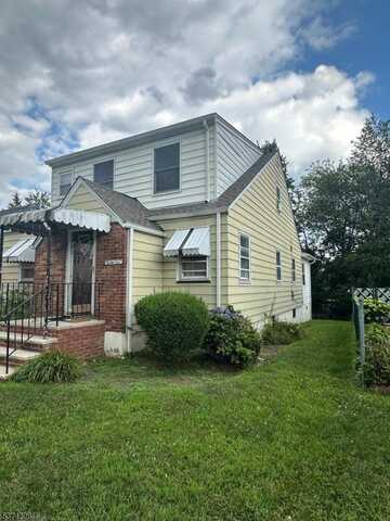 31 Cross St, Englewood, NJ 07631