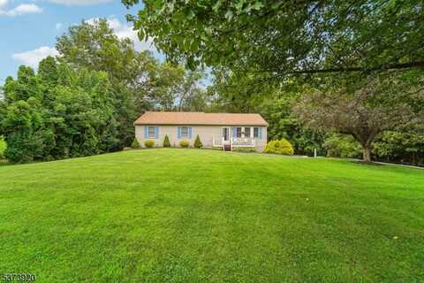 4 Crest Hill Dr, Vernon, NJ 07461