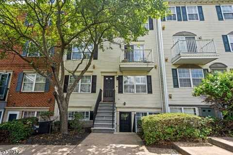 98 Vaughan Dr, Newark, NJ 07102