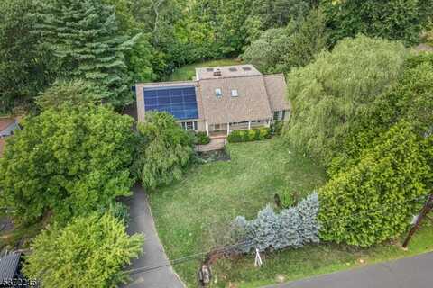 56 Woodland Rd, Mendham, NJ 07945