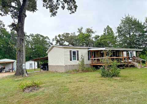 308 Rainey Rd., Moselle, MS 39459
