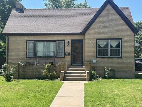 525 W 6th St, Larned, KS 67550