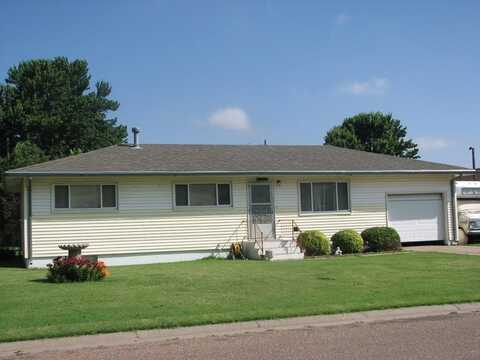 702 W 17th St, Larned, KS 67550