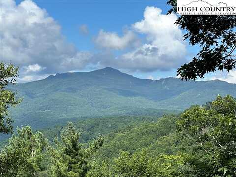 412 Spruce Pine Trail, Blowing Rock, NC 28605