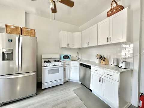 236 BROADWAY, Bayonne, NJ 07002