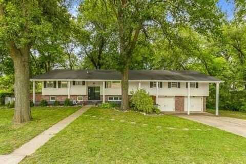 532 Maple Avenue, Smithville, MO 64089