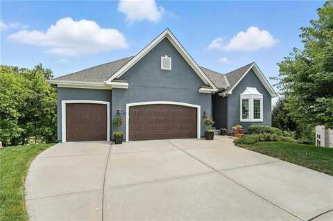 6025 Vardon Drive, Parkville, MO 64152