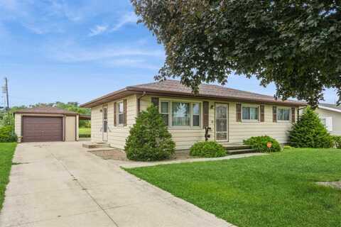 334 32nd St NW, CedarRapids, IA 52405