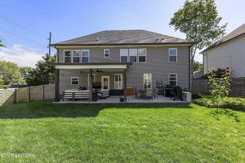 1600 Starmont Tr, Knoxville, TN 37909