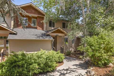 5053 Falcon Drive, Klamath Falls, OR 97601