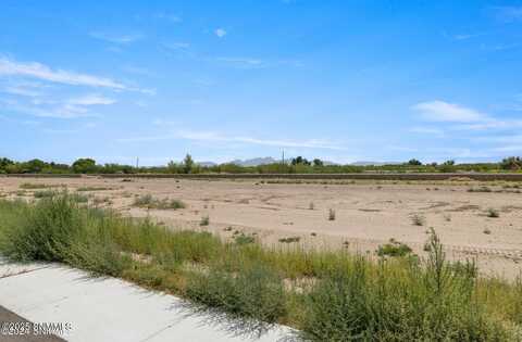 1063 Vineyard Lp, Las Cruces, NM 88005