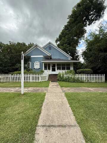 906 Spring Street, Waynesboro, MS 39367